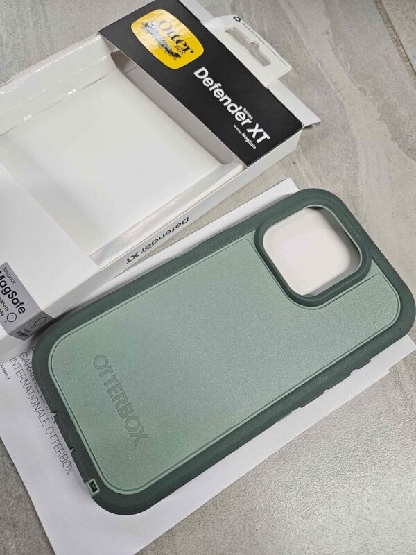 Otter box symmetry case for iPhone 15 pro